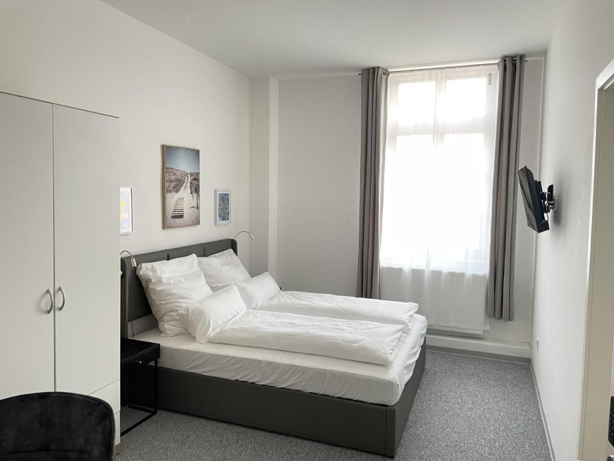 Hotel-Am-Bahnhof Stuttgart-Ditzingen Habitación foto